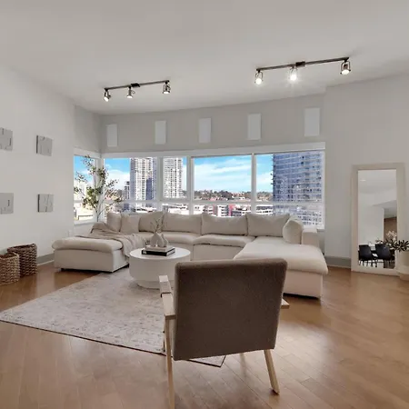 Hotel Highrise Retreats